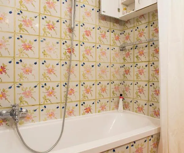 Amici Di Apartamento *